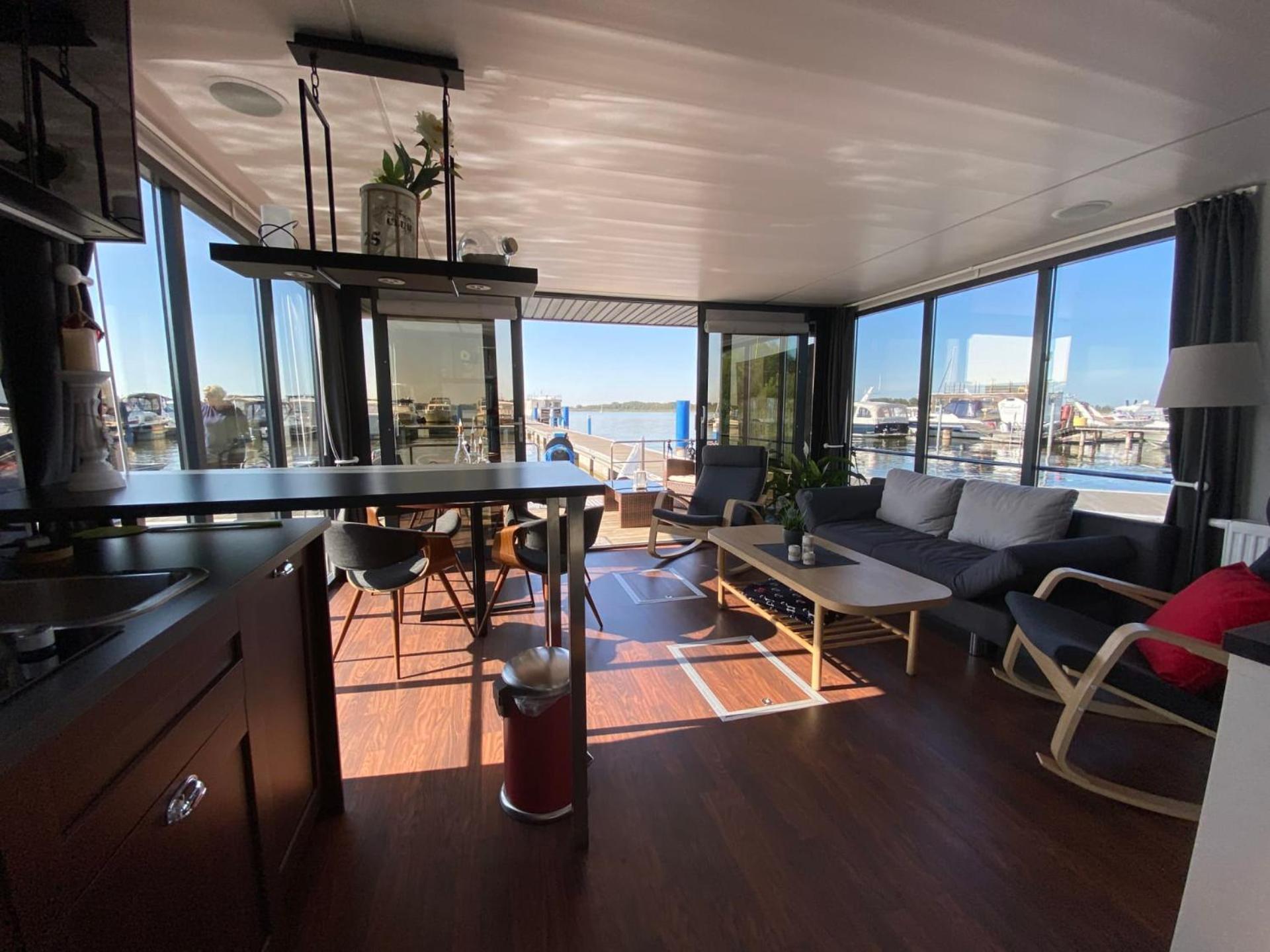 Ferienzentrum Yachthafen Rechlin Buitenkant foto