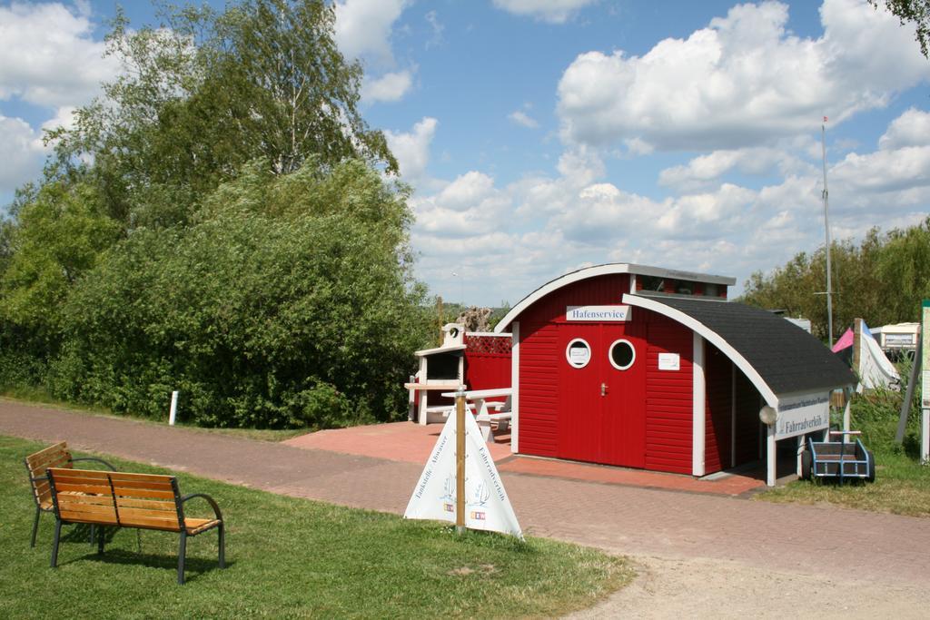 Ferienzentrum Yachthafen Rechlin Buitenkant foto