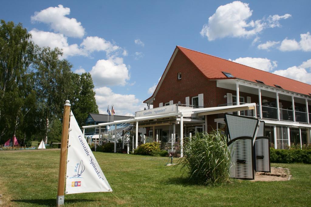 Ferienzentrum Yachthafen Rechlin Buitenkant foto