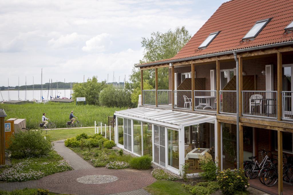 Ferienzentrum Yachthafen Rechlin Buitenkant foto